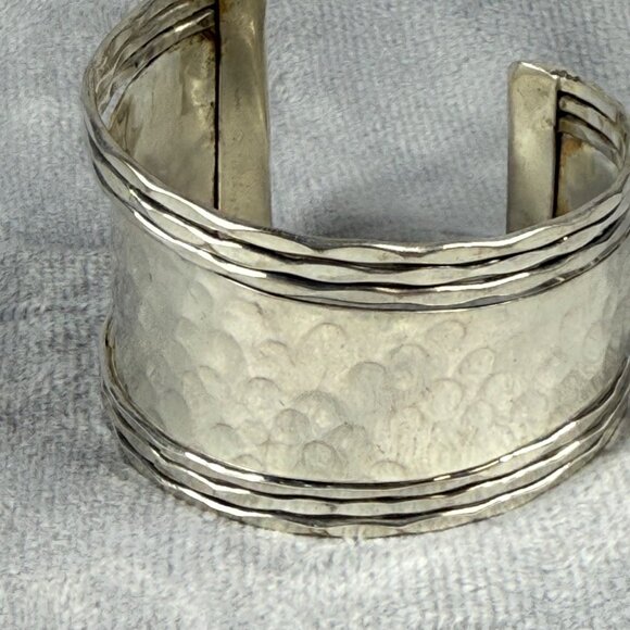 Hammered Silver Tone Metal Cuff Bracelet Asymmetrical Textured Adjustable Fit - Picture 3 of 16